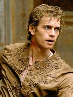Hayden Christensen, analista de la CIA Hayden Christensen, analista de la CIA