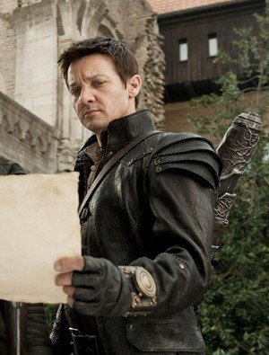 Jeremy-Renner-firma-sin-leer-99435