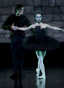 Natalie-Portman-y-Cisne-negro-baila-baila-maldita-90747